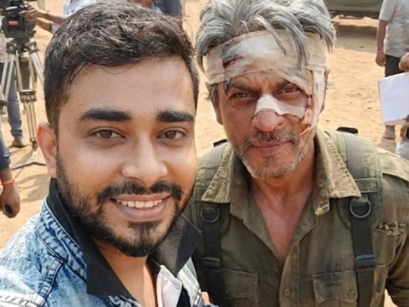 AI prompt for taking selfies in shotting set